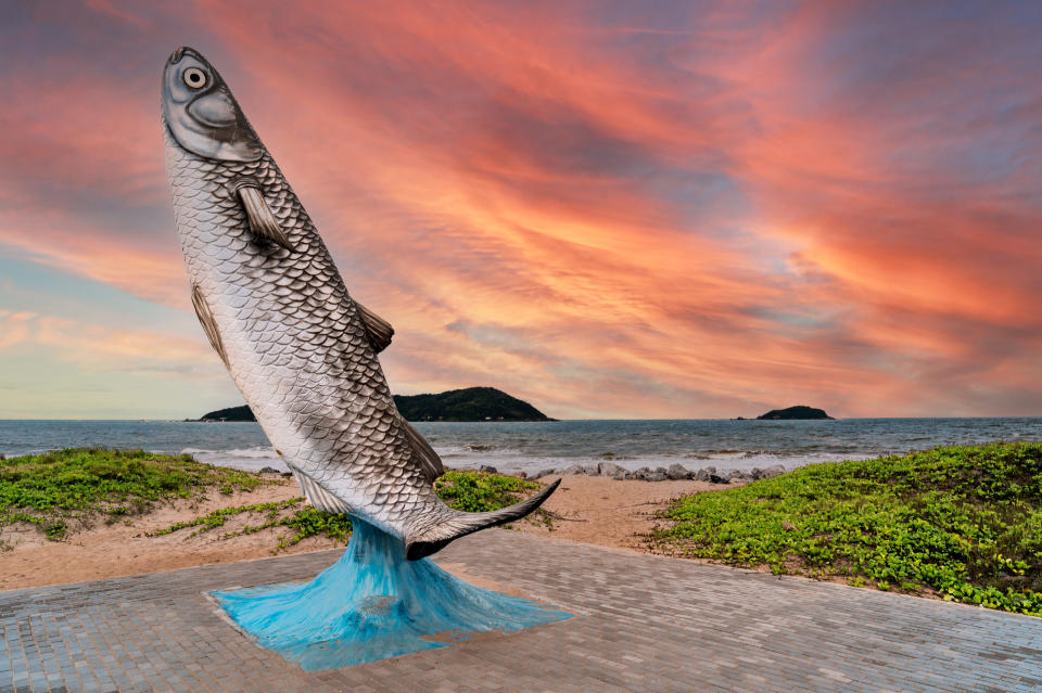 <strong> ESCULTURAS GIGANTES: </strong> PONTOS TURÍSTICOS DE BALN. BARRA DO SUL.