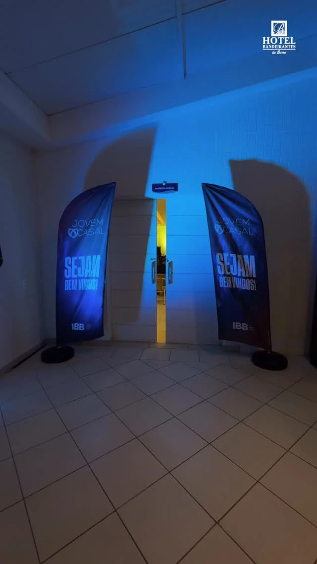 Mais um capítulo especial foi escrito no Hotel Bandeirantes da Barra!

Neste final de semana, recebemos o grupo Jovem Casal da Igreja Batista do Bacacheri (Curitiba/PR) para um retiro marcado por comunhão, restauração e propósito.

Foram dias de profundidade espiritual, conversas que fortalecem o casamento e momentos únicos preparados com carinho pela equipe do Jovem Casal | IBB, um ministério que reúne namorados, noivos e casados em busca de crescimento, cuidado e relacionamento com Deus.

Entre as atividades, o hotel foi palco para encontros, dinâmicas e experiências que tornaram o retiro ainda mais especial.

Cada detalhe da hospedagem, alimentação e estrutura foi pensado para proporcionar conforto e um ambiente acolhedor para todos os participantes.

O Hotel Bandeirantes agradece a confiança da IBB e do ministério Jovem Casal. As portas seguem abertas para receber vocês novamente em 2025! 

#RetiroDeCasais #IBB #JovemCasal #HotelBandeirantesDaBarra